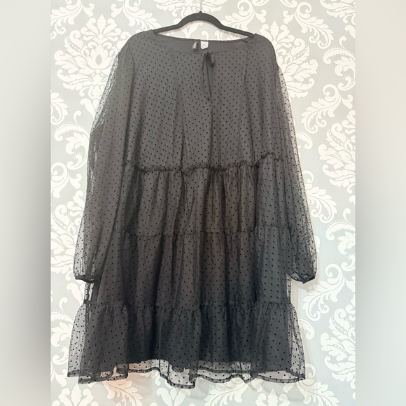 H&M Dresses & Skirts - Divided‎ H&M Polka Dot Sheer Sleeve Mini Dress